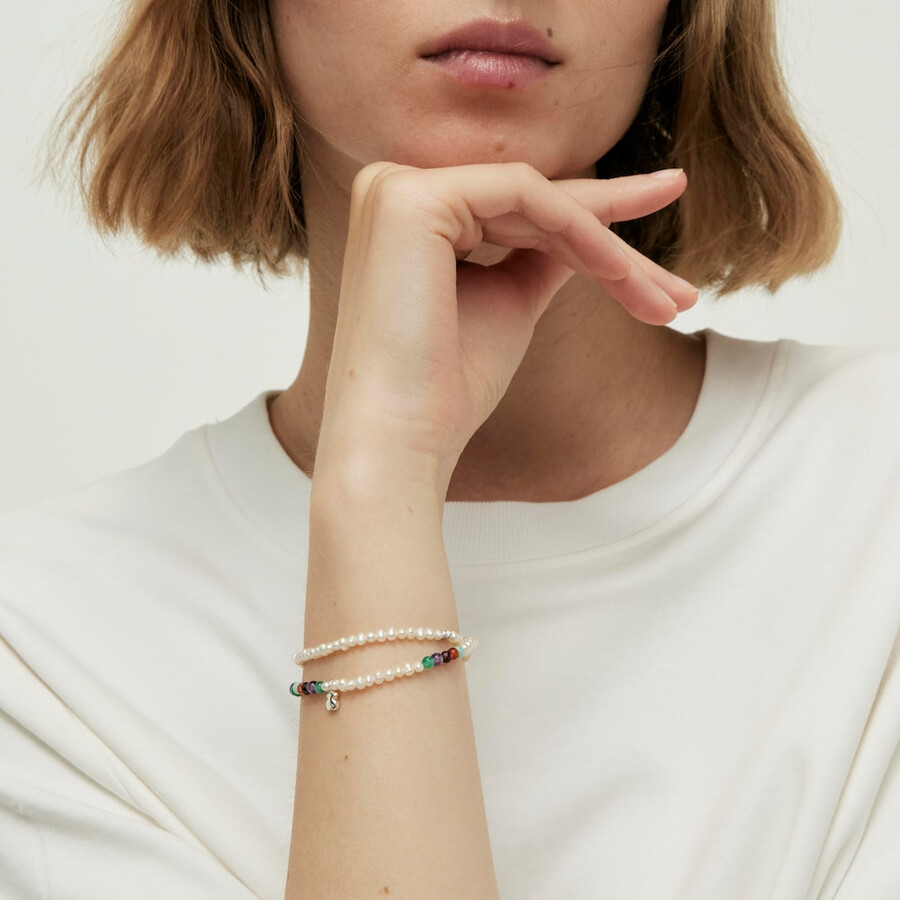 elastisches armband mit auffälligem motiv verziert mit edelsteinen zuchtperlen und einem silbernen bärenmotiv
