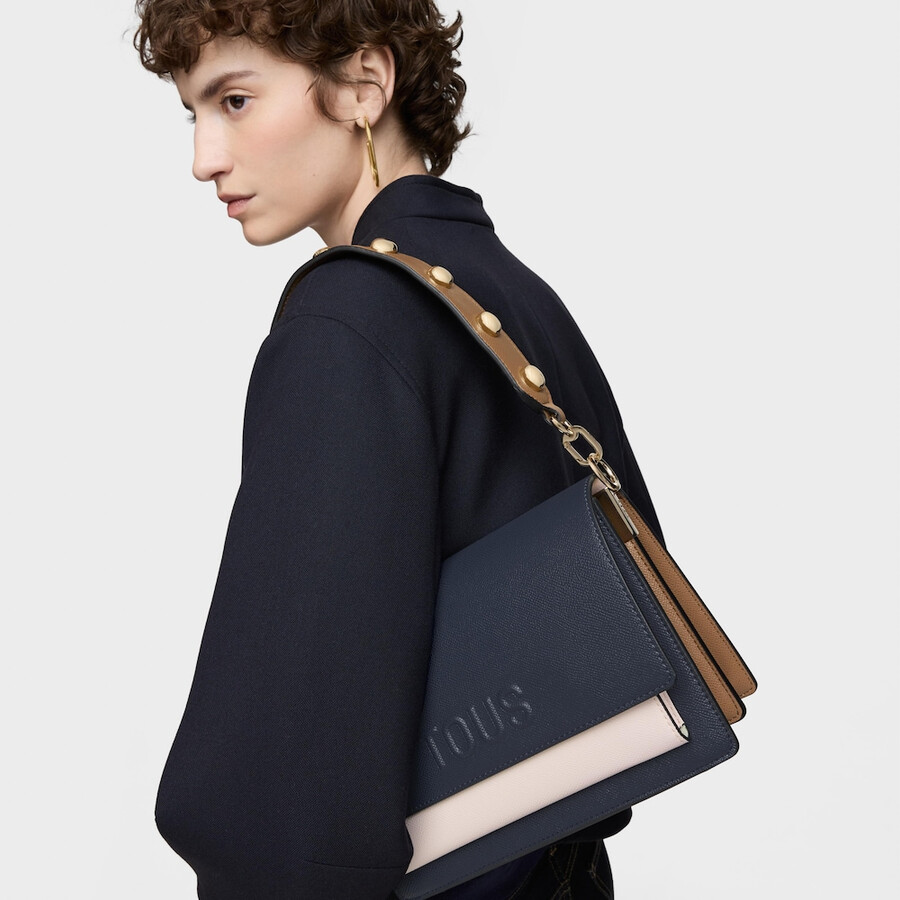 mittelblaue und rosafarbene umhängetasche von audree saffiano