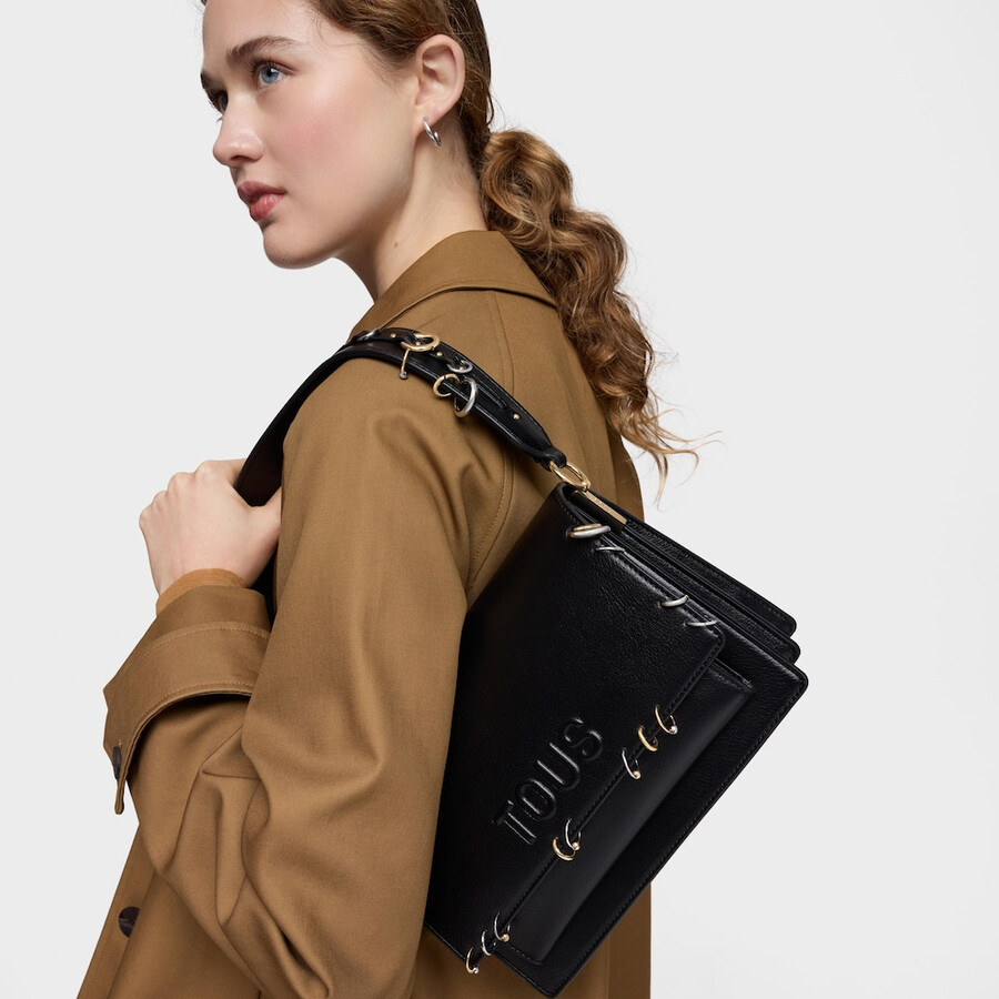 schwarze crossbody-tasche mittelgroß tous audree ohrringe