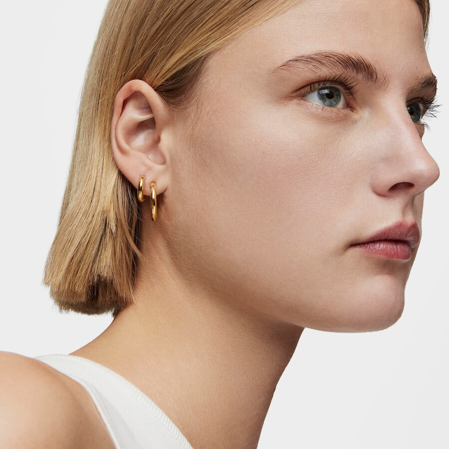 kurze 20-mm-creolen mit 18-karätiger vergoldung auf silber von tous basics