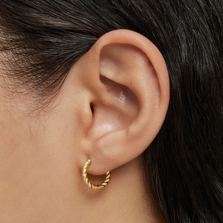basics 10 mm kurze geflochtene ohrringe aus 18-karätigem gold über silber