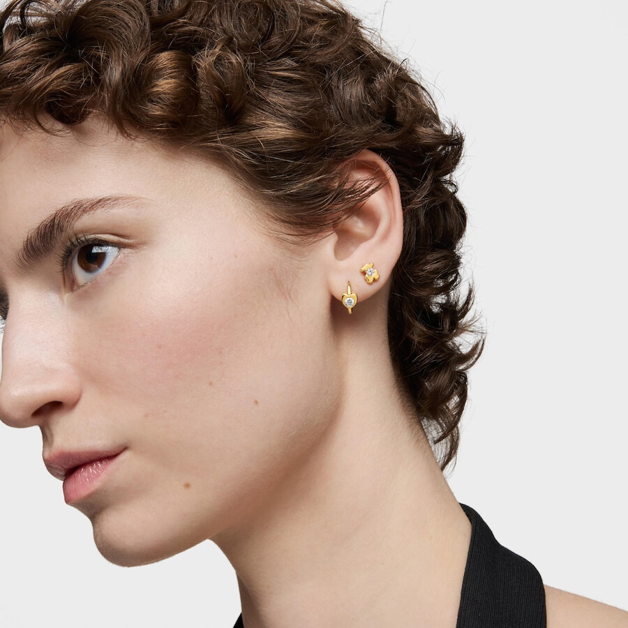 goldene creolen mit im labor gezüchteten diamanten und herzmotiv von tous lili