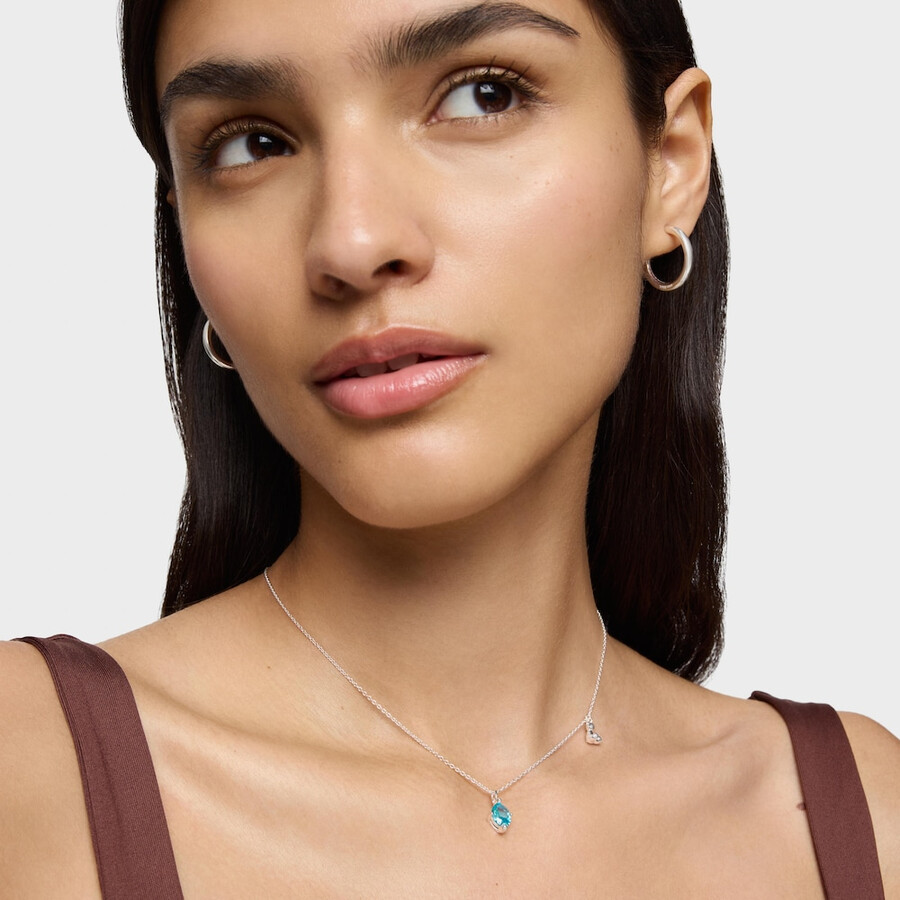 kurze silberne halskette mit bärenmotiv und im labor gezüchtetem blauen saphir bold bear lgg
