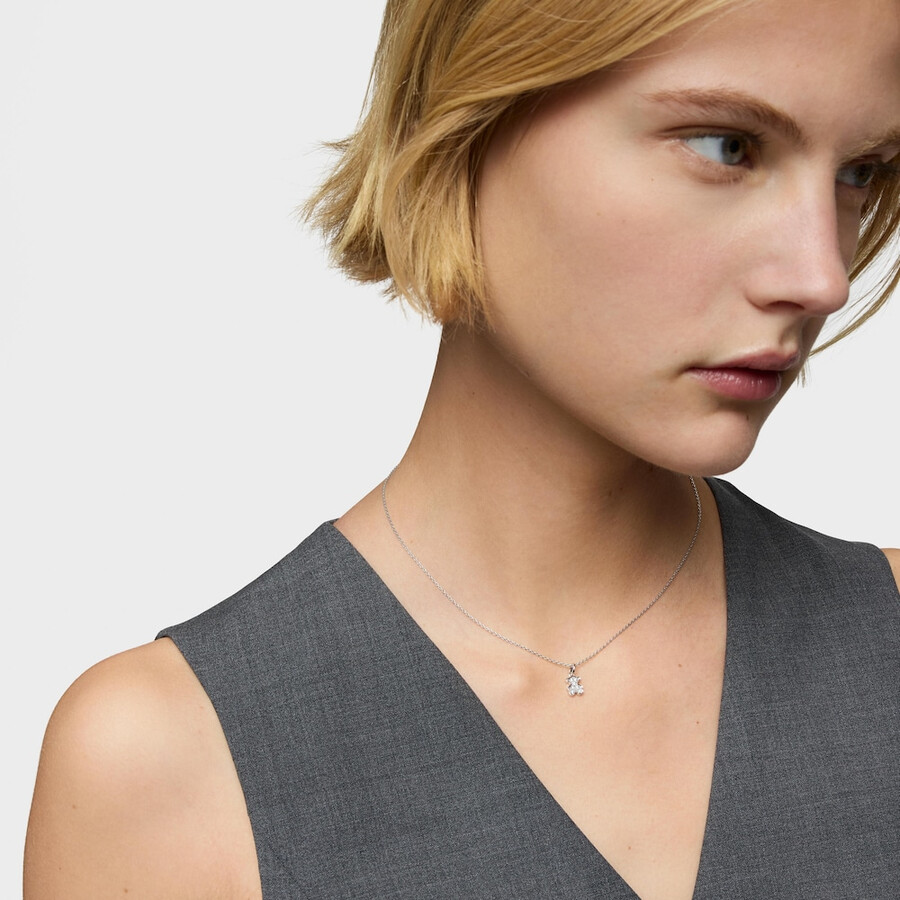 8 mm großer bärenanhänger aus weißgold mit diamanten von icon gems