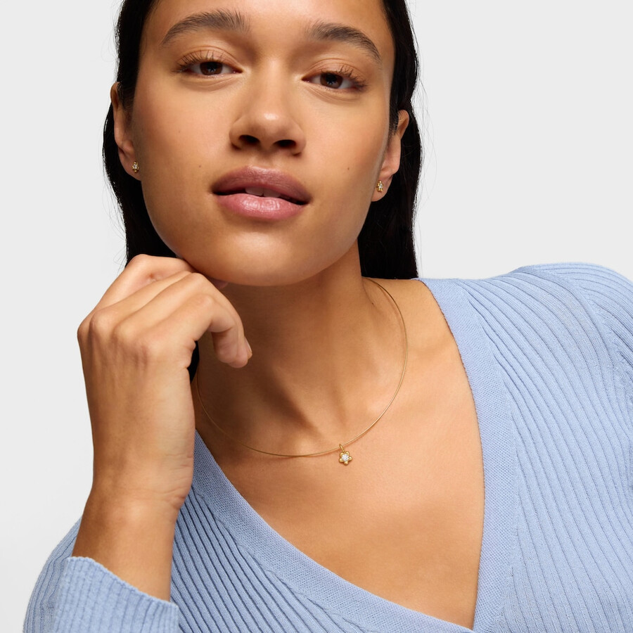goldener blumenanhänger mit im labor gezüchtetem diamanten von tous lili