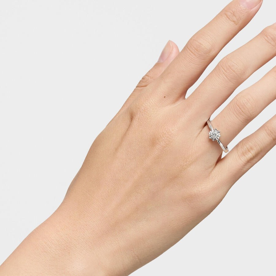 ring von tous les classiques aus weißgold mit kleiner diamantrosette 010 ct.