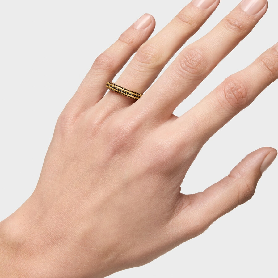 ring mit 18-karätiger vergoldung über silber und spinellen linie