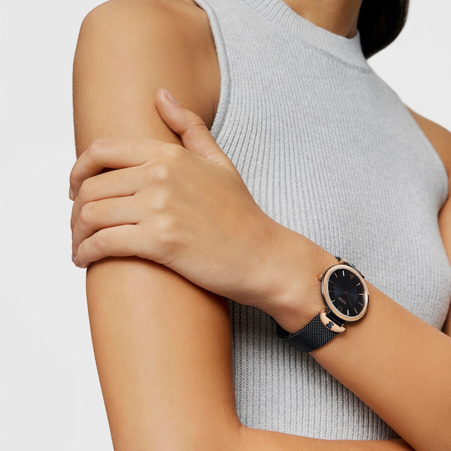 zweifarbige uhr aus roségoldenem und blauem stahlip-beschichtetem s-mesh
