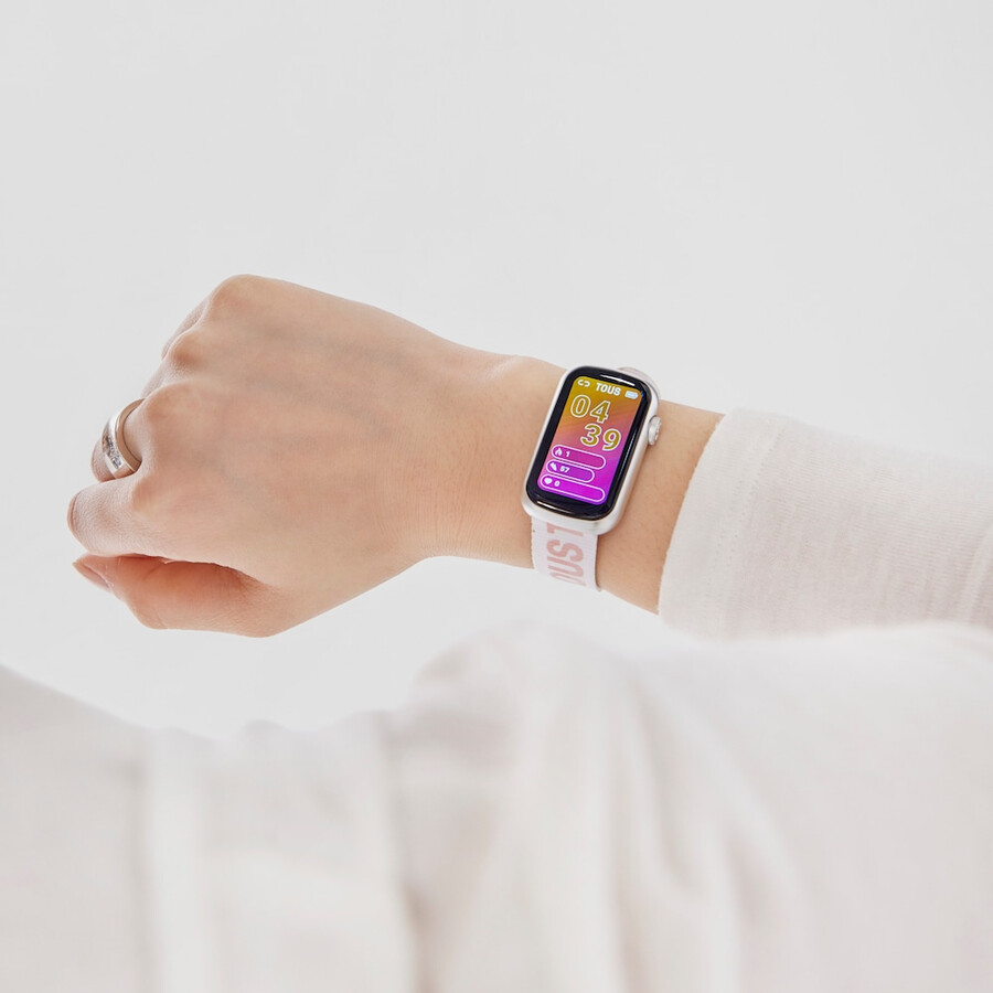 smartwatch mit nylonarmband und pinkfarbenem silikonarmband t-band
