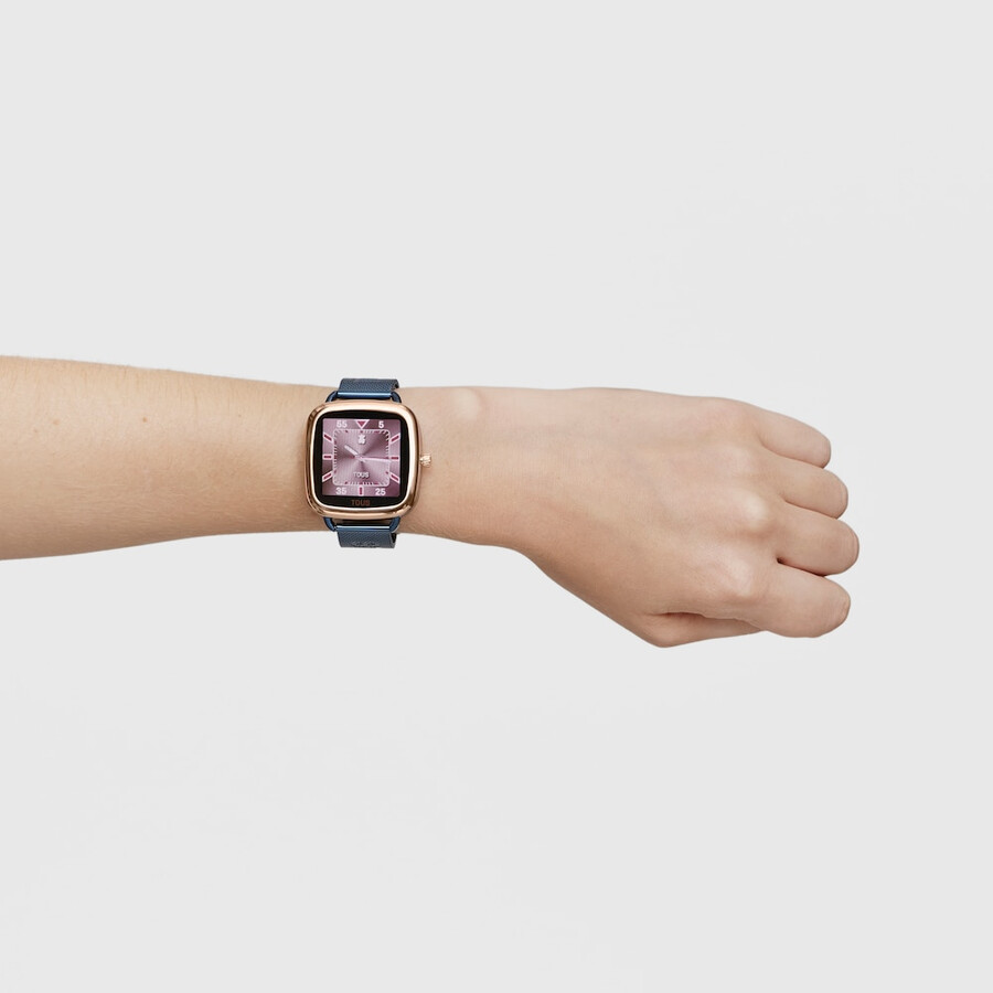 d-connect smartwatch aus pinkfarbenem iprg-stahl mit blauem ip-stahlarmband
