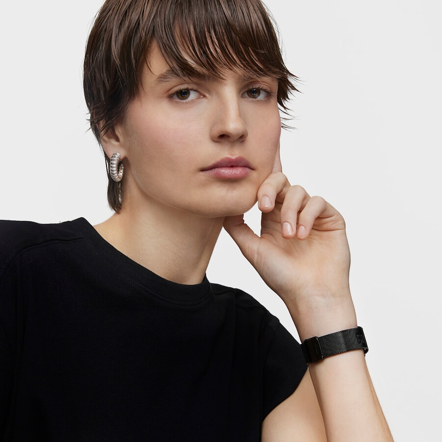 d-connect smartwatch mit schwarzem ip-stahlarmband