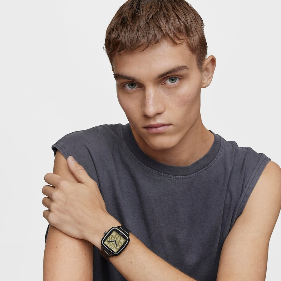 d-connect smartwatch mit schwarzem ip-stahlarmband