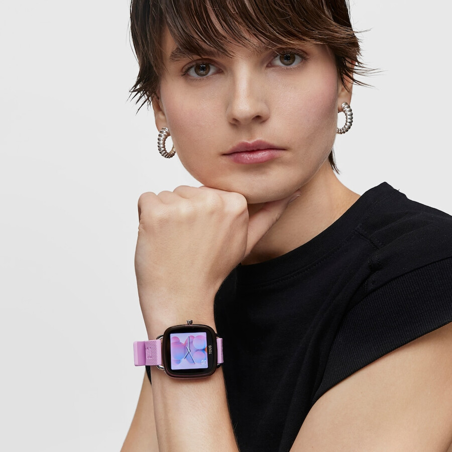 d-connect smartwatch mit rosa silikonarmband