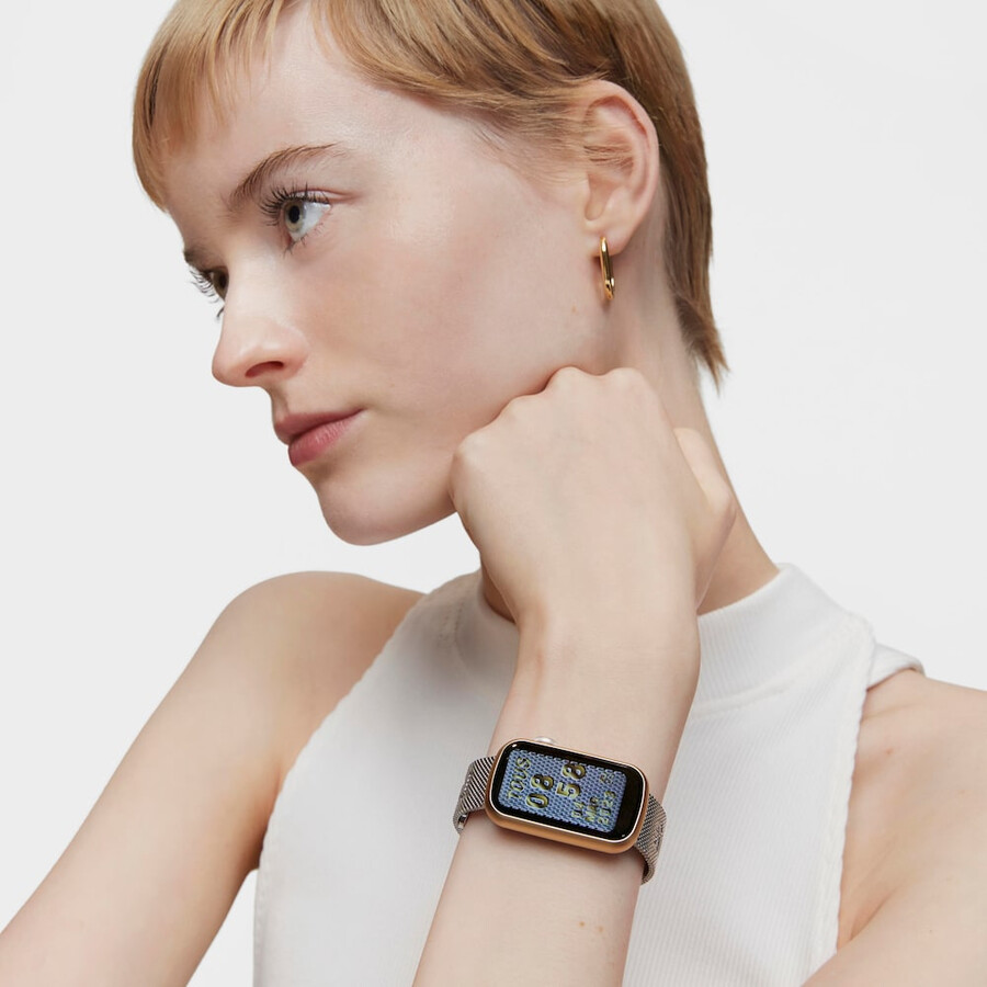 smartwatch mit edelstahlarmband und aluminiumgehäuse in goldfarbenem ipg tous tous t-band mesh