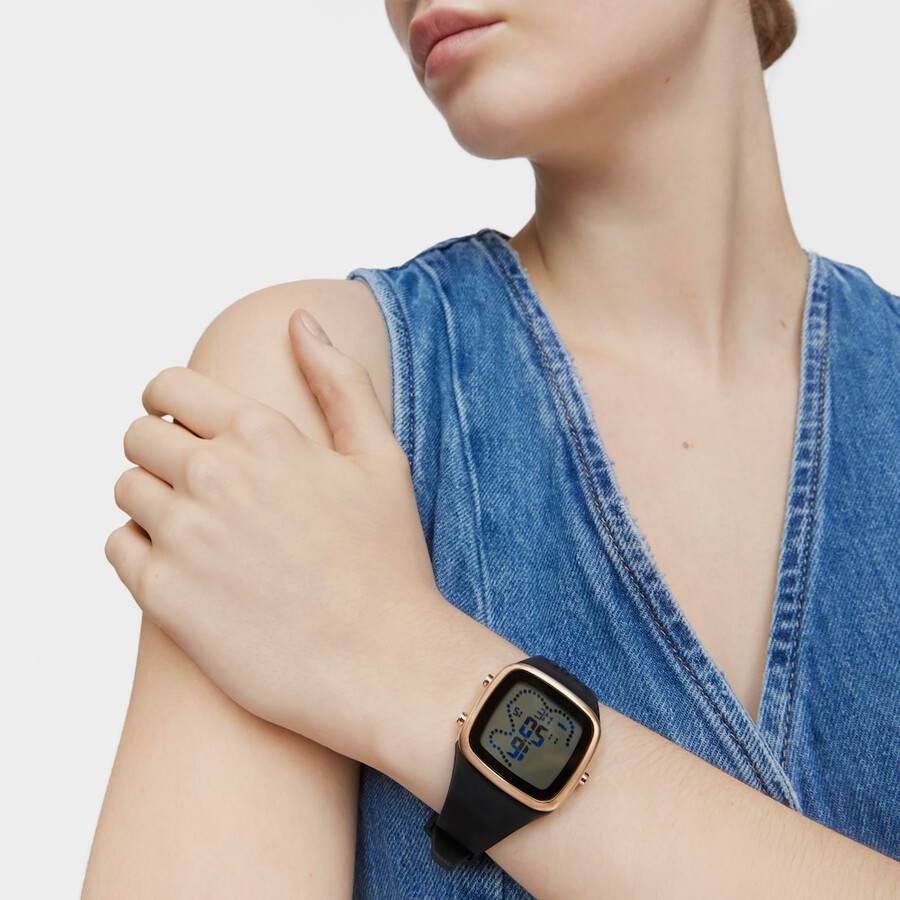 digitale armbanduhr mit schwarzem silikonarmband und rosafarbenem iprg-stahlgehäuse tous b-time