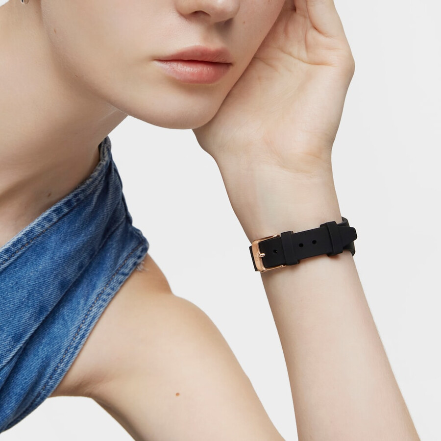 digitale armbanduhr mit schwarzem silikonarmband und rosafarbenem iprg-stahlgehäuse tous b-time