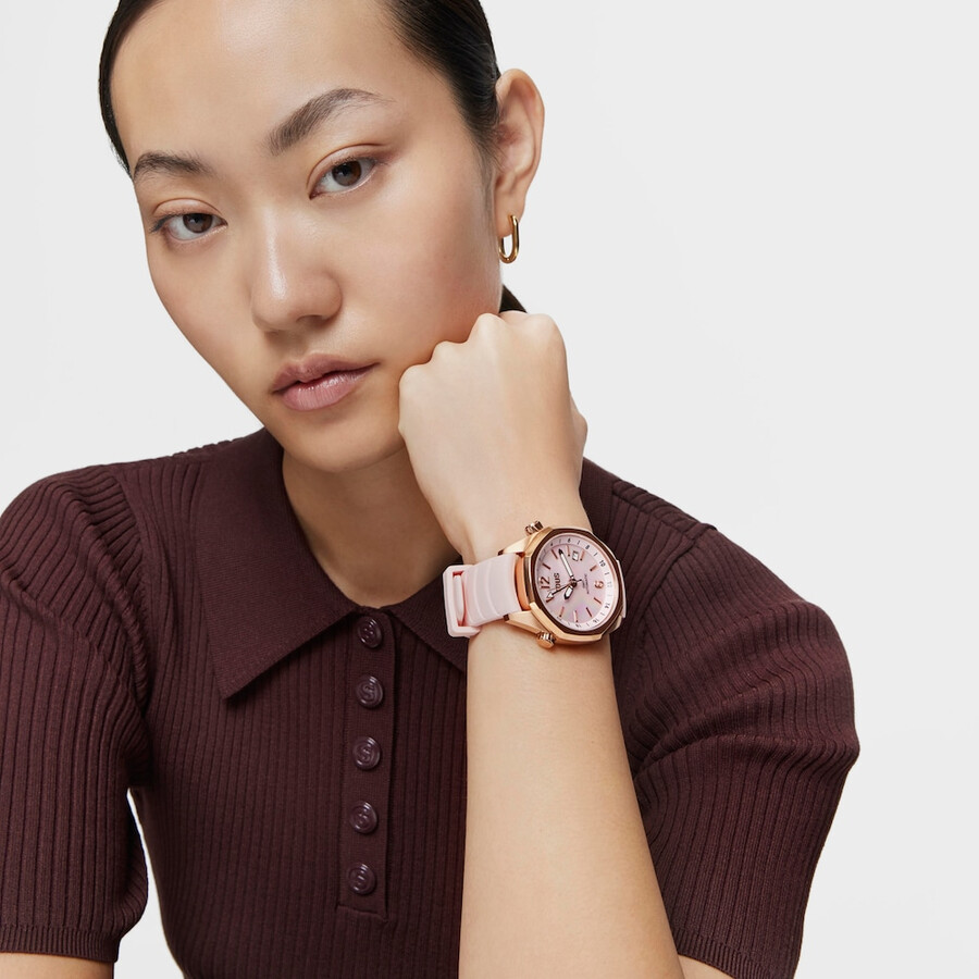 gmt-automatikuhr mit rosa silikonarmband rosafarbenem iprg-edelstahlgehäuse und perlmuttzifferblatt. jetzt erhältlich bei tous now.