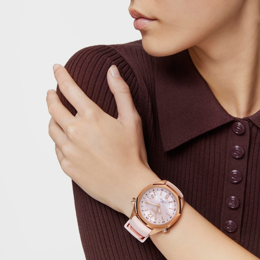 gmt-automatikuhr mit rosa silikonarmband rosafarbenem iprg-edelstahlgehäuse und perlmuttzifferblatt. jetzt erhältlich bei tous now.