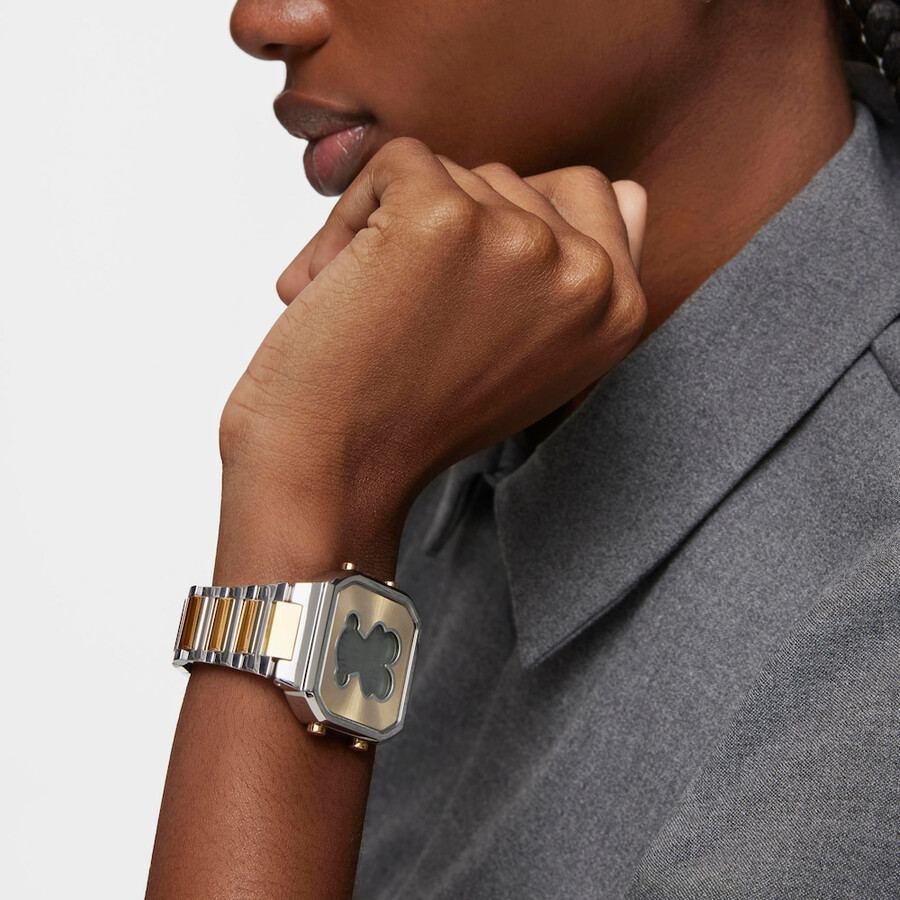 digitale armbanduhr mit edelstahlarmband und goldfarbenem ipg-stahlgehäuse d-bear