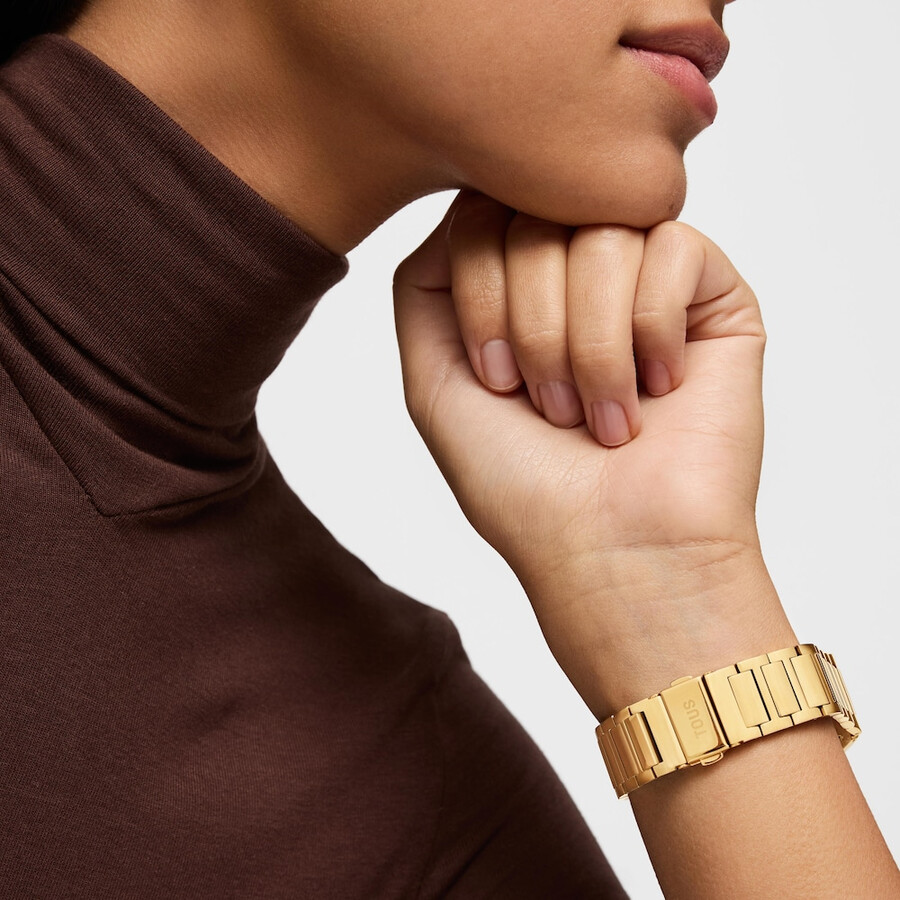 smartwatch mit goldfarbenem stahlarmband b-connect
