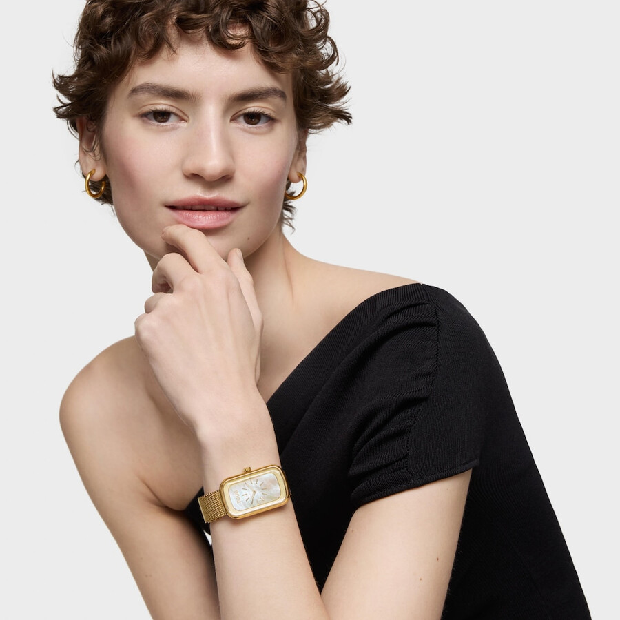analoge armbanduhr mit perlmuttzifferblatt und goldfarbenem stahlarmband t-band club