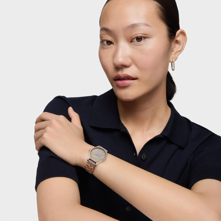 analoge uhr mit grauem lederarmband roségoldenem stahlgehäuse und perlmuttzifferblatt epic icon