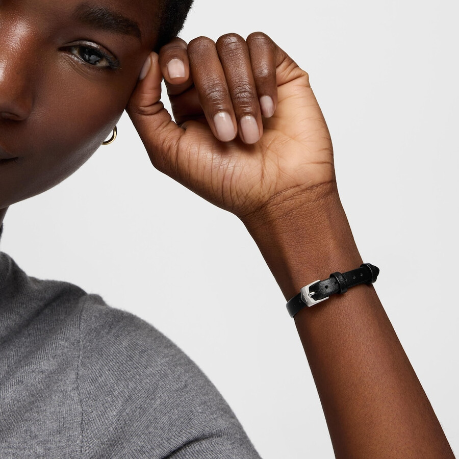 ovale armbanduhr mit schweizer analogwerk aus stahl 14-karätigem gold und lederarmband les classiques mini