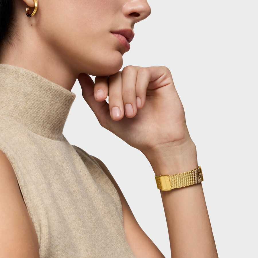 smartwatch mit goldfarbenem stahlarmband tous s-connect